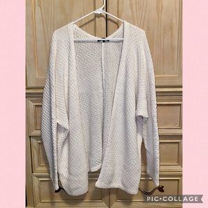 Brandy Melville White Cardigan 💗